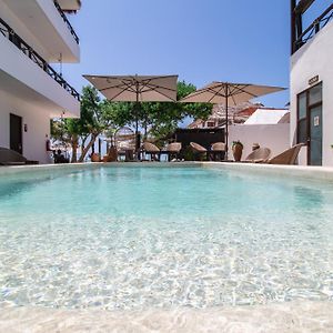Hau Holbox, Oceanfront Boutique Hotel